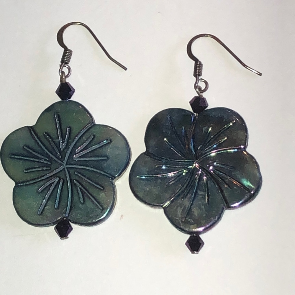 Iridescent Green Floral Boho Drop Earrings - Picture 2 of 4